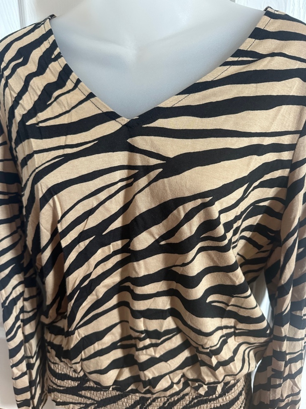 Michael Kors MK Beige and Black Zebra Tiger Stripe Long Sleeve Top Small S NWT - Picture 4 of 7